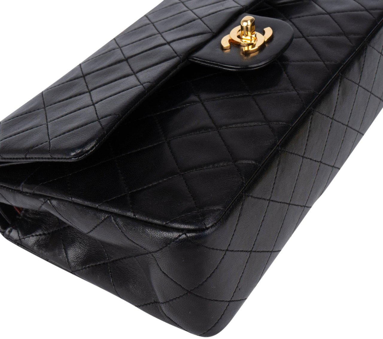 Chanel Chanel Quilted Lambskin 24K Gold Medium Double Flap Crossbody Bag Zwart