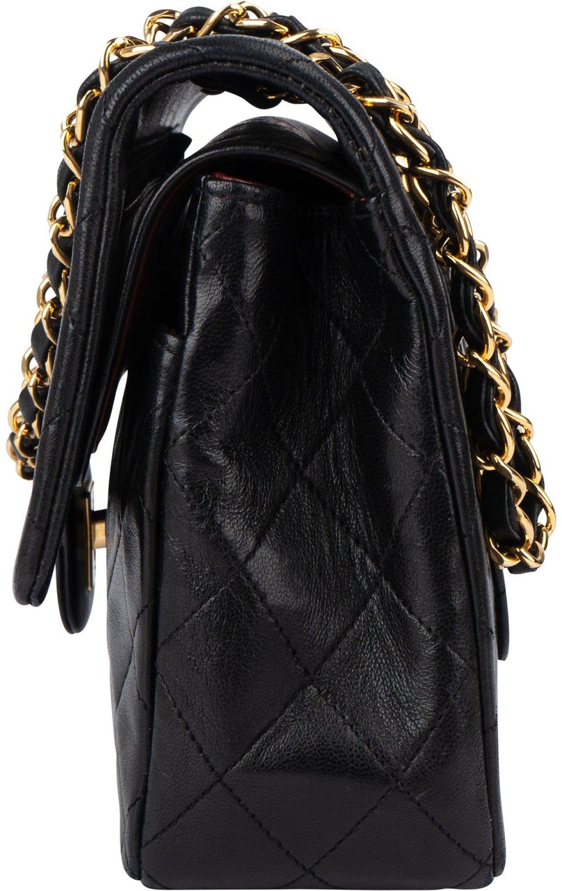 Chanel Chanel Quilted Lambskin 24K Gold Medium Double Flap Crossbody Bag Zwart