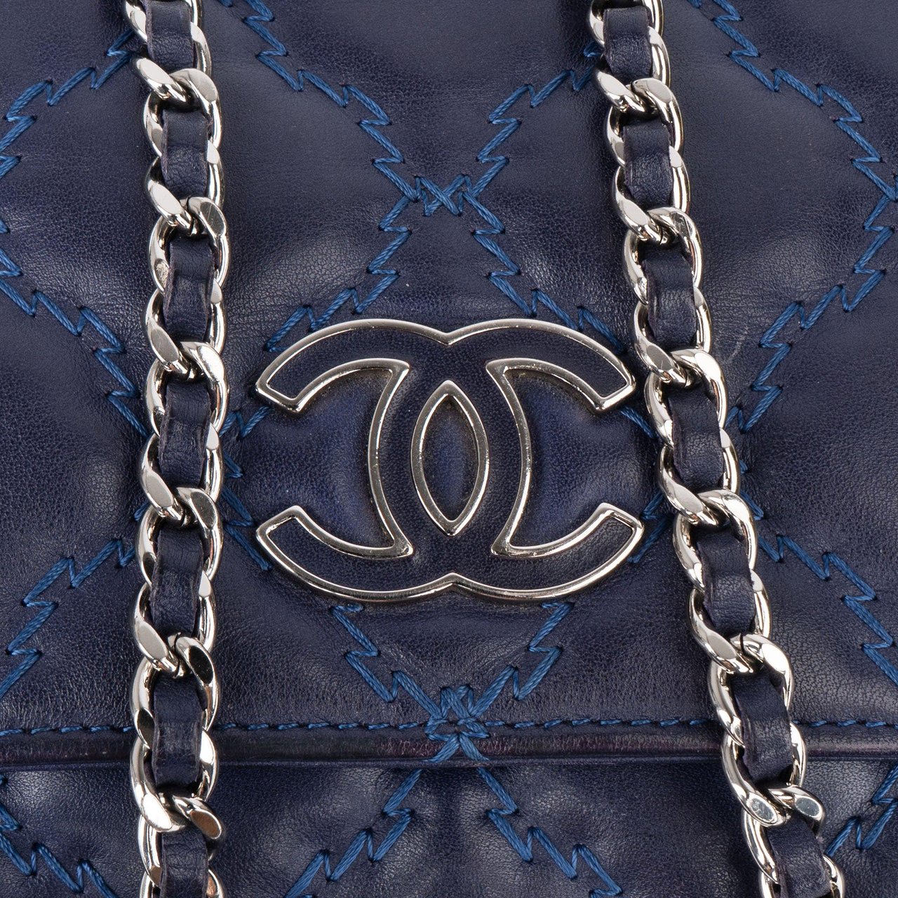 Chanel Chanel Bleu Quilted Stitch Lambskin Wallet On Chain Crossbody Bag Blauw