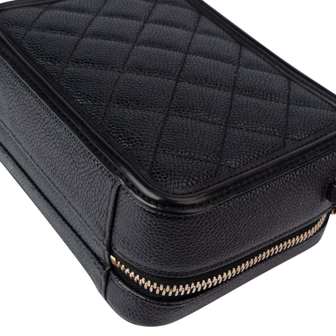 Chanel Chanel Caviar Leather CC Filigree Handbag Zwart