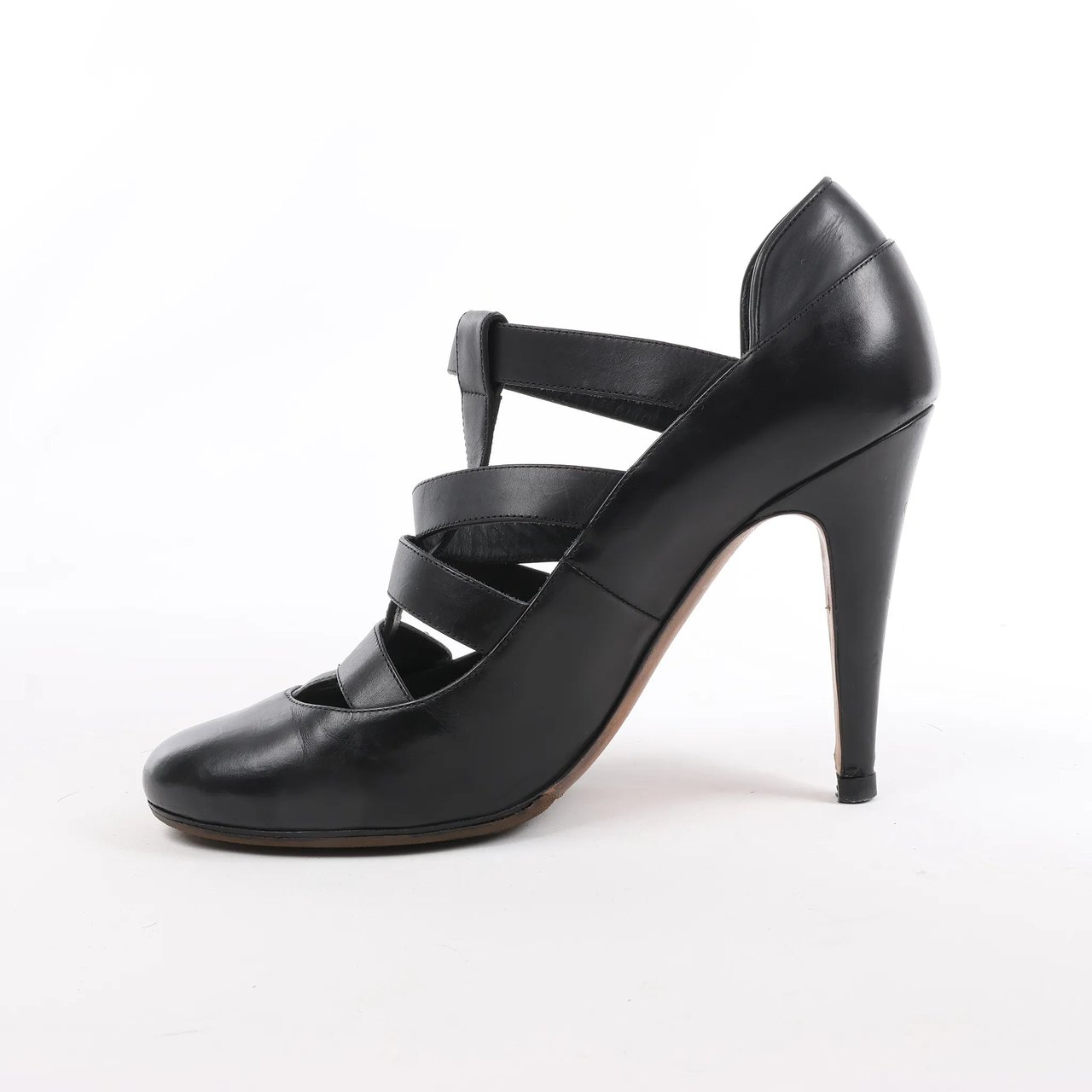 Chanel Chanel Coco Mark Lion Clover Buttons Leather Pumps in Black, Size 38 EU Zwart