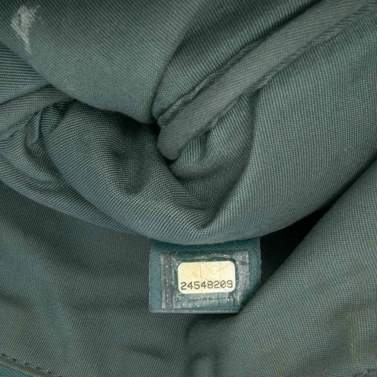 Chanel Large Quilted Caviar O Case Clutch Groen