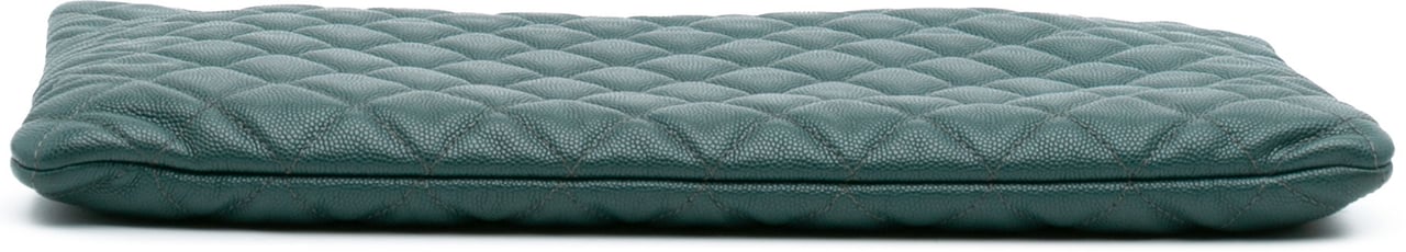 Chanel Large Quilted Caviar O Case Clutch Groen