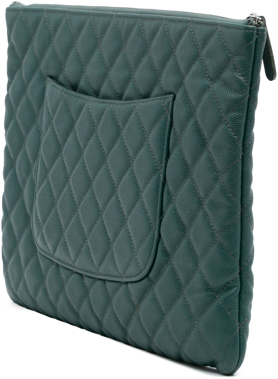 Chanel Large Quilted Caviar O Case Clutch Groen
