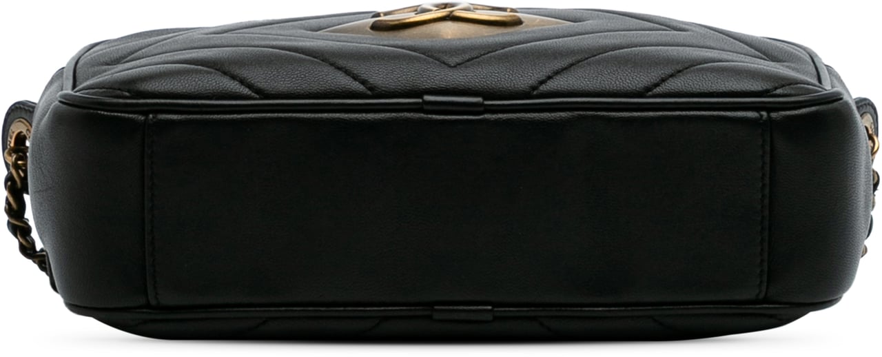 Chanel Chevron Lambskin Pyramid CC Camera Bag Zwart