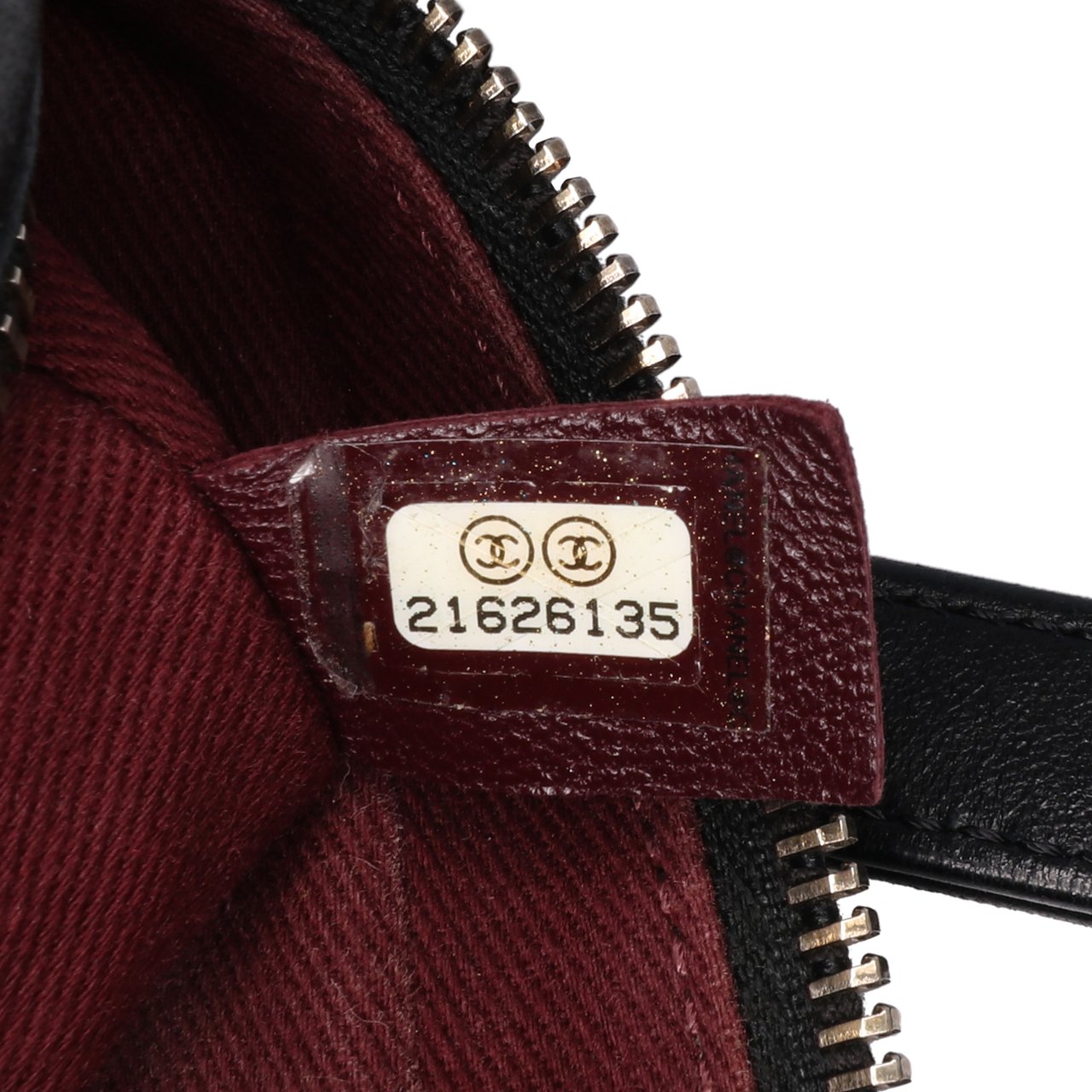 Chanel Chevron Lambskin Pyramid CC Camera Bag Zwart