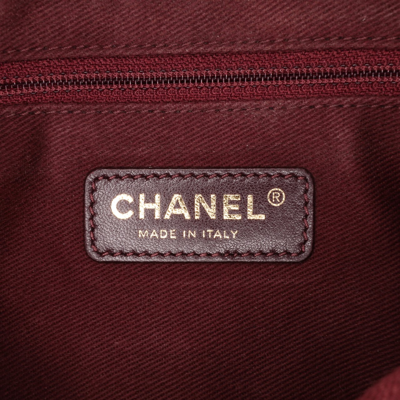 Chanel Chevron Lambskin Pyramid CC Camera Bag Zwart