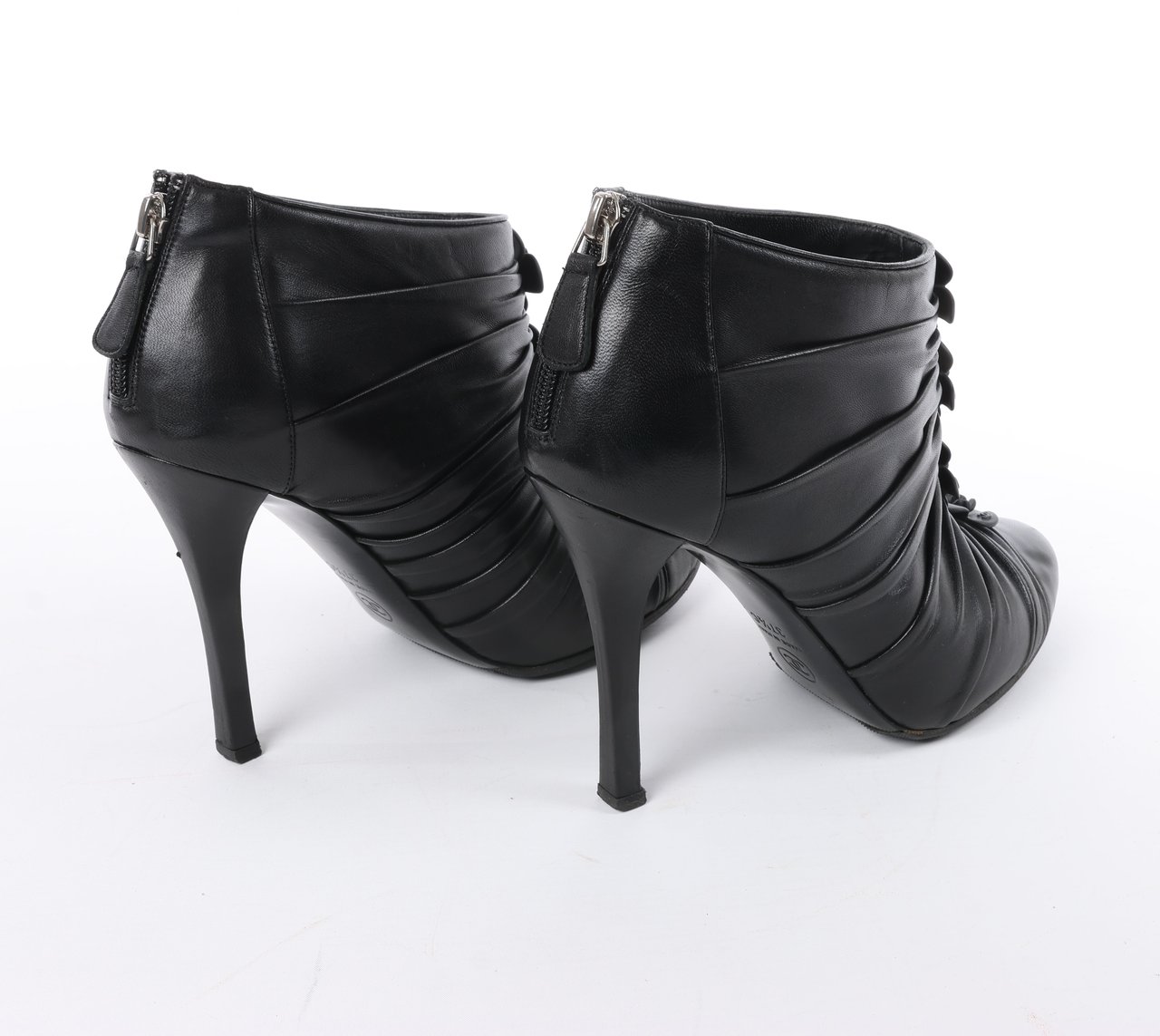 Chanel Chanel Coco Mark Camelia Leather Booties in Black G28629, Size 37.5 EU Zwart