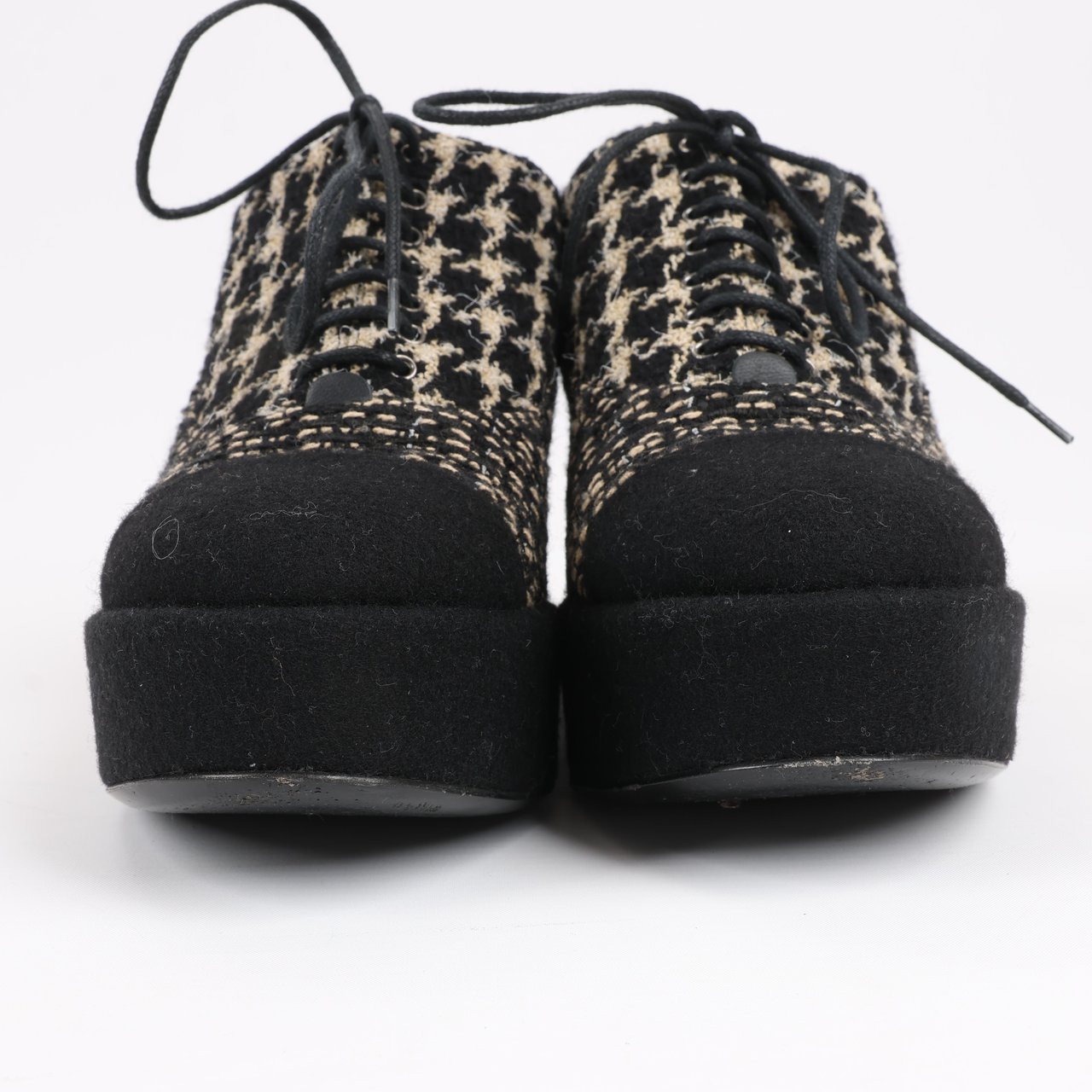 Chanel CHANEL Coco Tweed Felt Mark Leather x Fabric Boots G31378 in Black x Beige, Size 37 EU Zwart