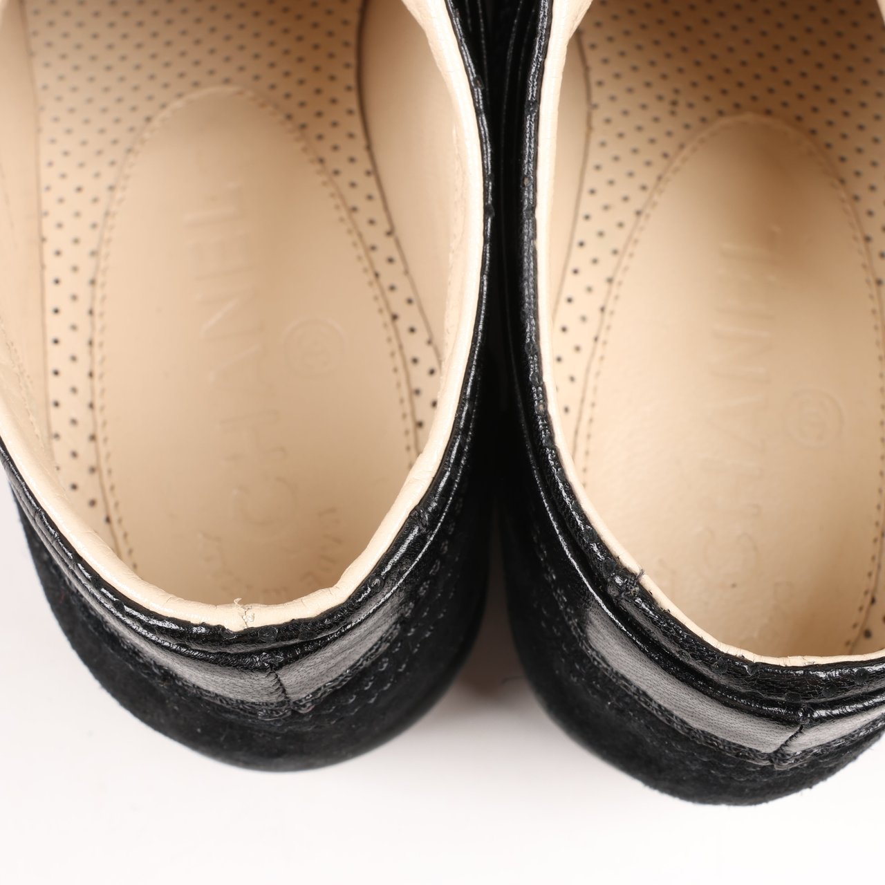 Chanel CHANEL Coco Mark 11P Suede x Leather Sneakers 37 in Black G25313 Zwart