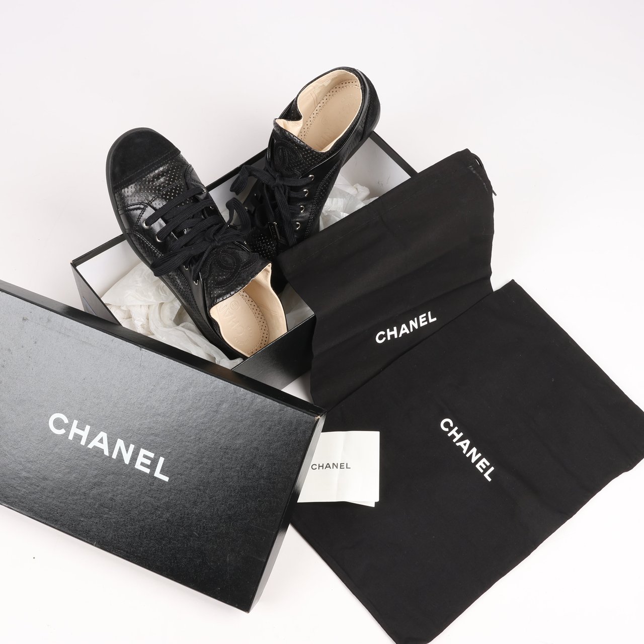 Chanel CHANEL Coco Mark 11P Suede x Leather Sneakers 37 in Black G25313 Zwart
