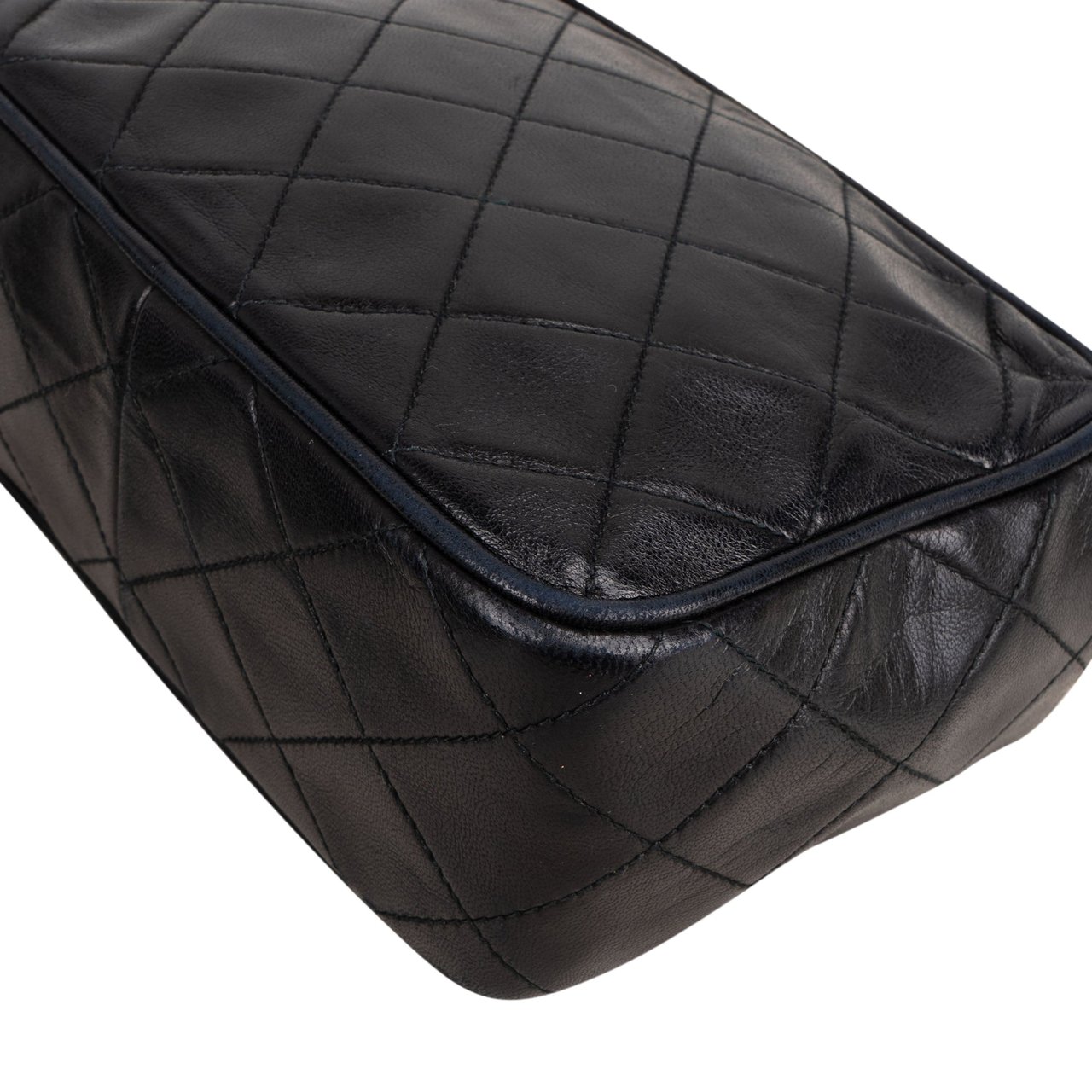 Chanel Chanel Quilted Lambskin CC Camera Crossbody Bag Zwart