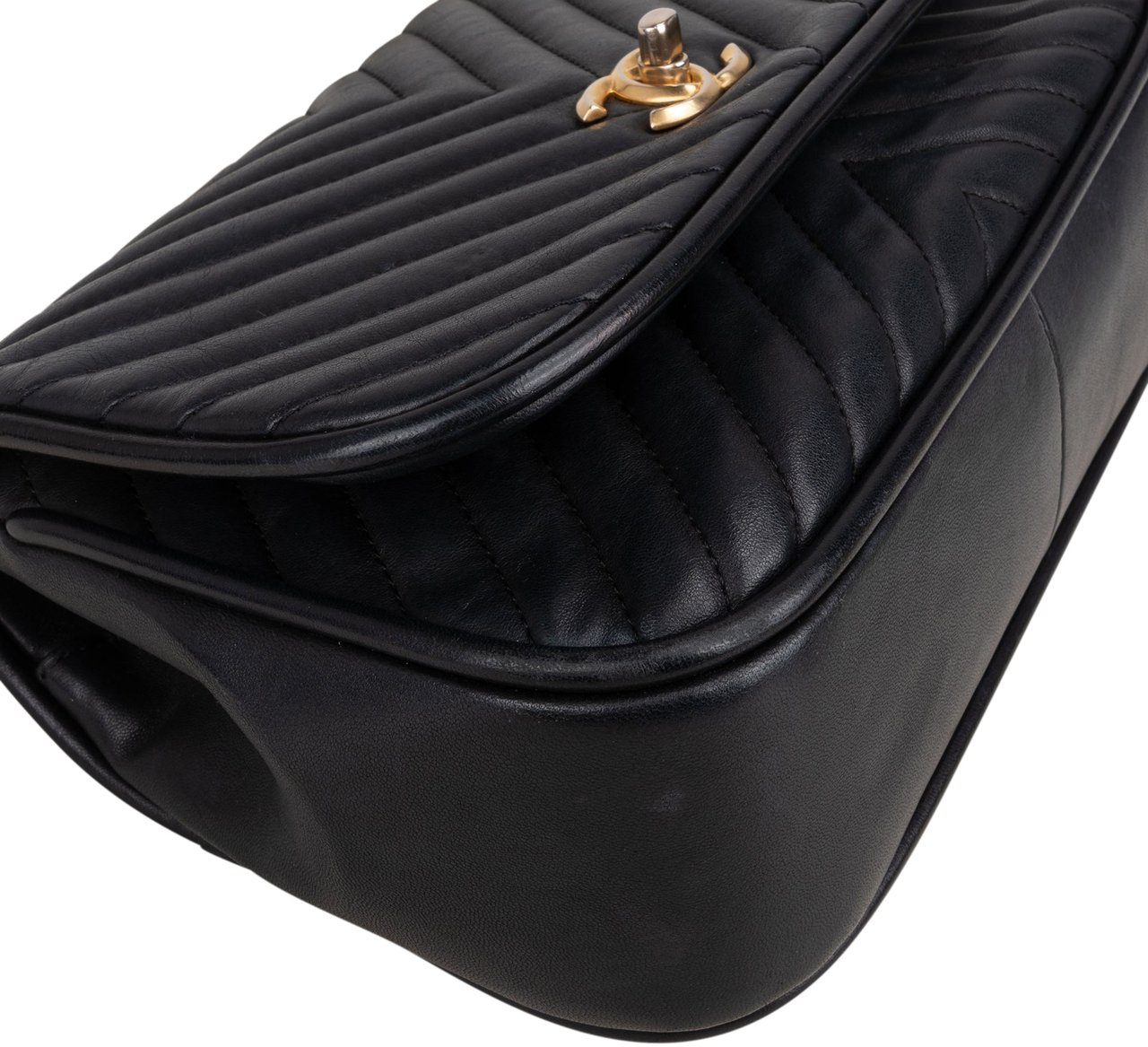 Chanel Quilted Chevron Lambskin Single Flap 2Way Crossbody Handbag Zwart