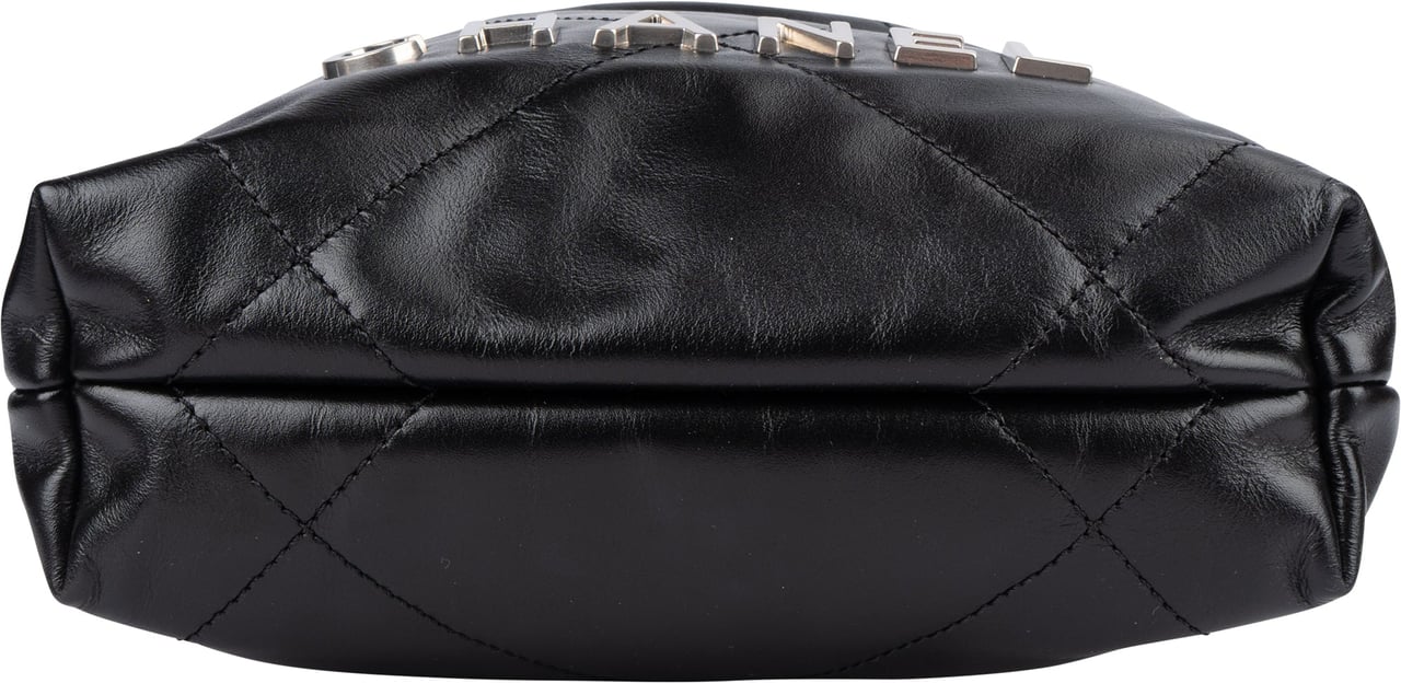 Chanel Chanel Noir Quilted Calfskin Small 22 Shoulder Bag Zwart