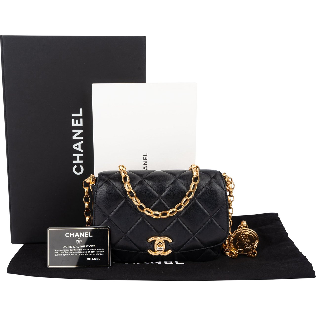 Chanel Chanel Quilted Lambskin Mini Coin Single Flap Crossbody Bag Zwart