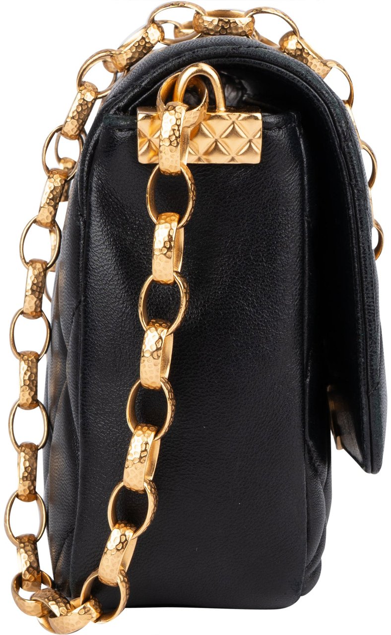 Chanel Chanel Quilted Lambskin Mini Coin Single Flap Crossbody Bag Zwart