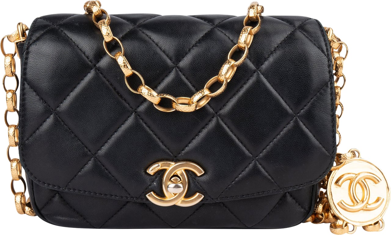 Chanel Chanel Quilted Lambskin Mini Coin Single Flap Crossbody Bag Zwart