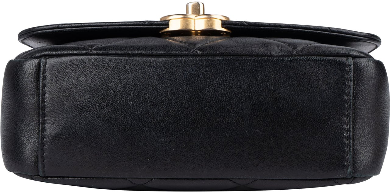 Chanel Quilted Lambskin Mini Coin Single Flap Crossbody Bag Zwart