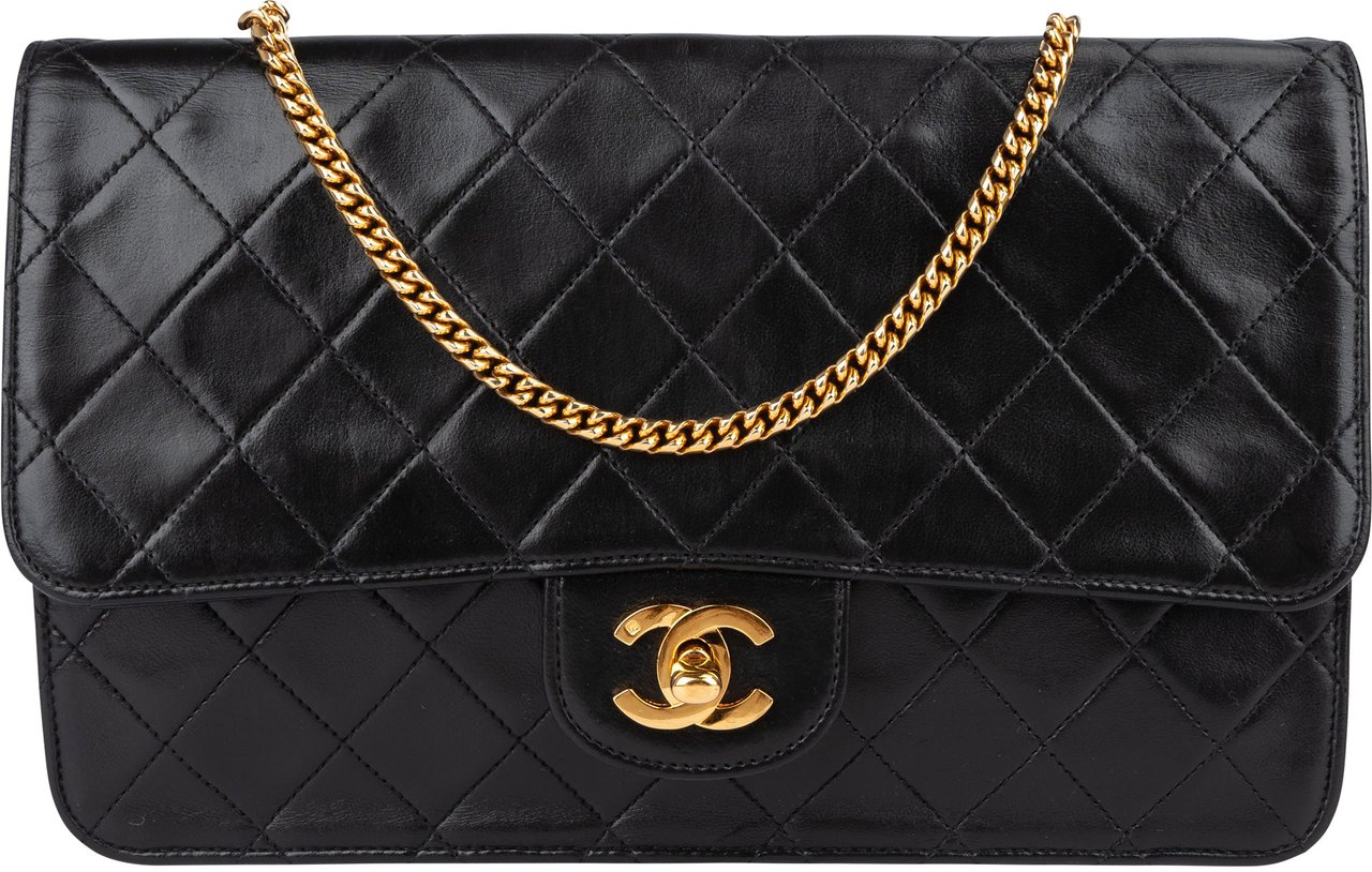 Chanel Chanel Quilted Lambskin 24K Gold Single Flap Crossbody Bag Zwart