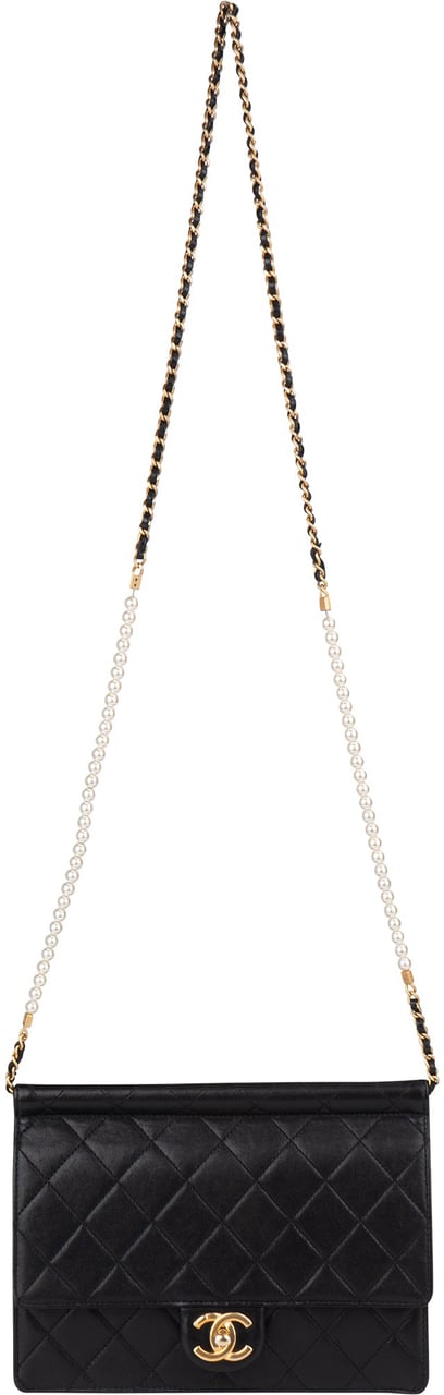 Chanel Chanel Quilted Lambskin Pearl Strap Single Flap Crossbody Bag Zwart