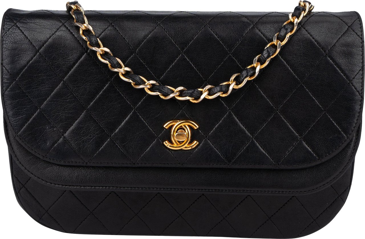 Chanel Chanel Quilted Lambskin Halfmoon Single Flap Shoulder Bag Zwart
