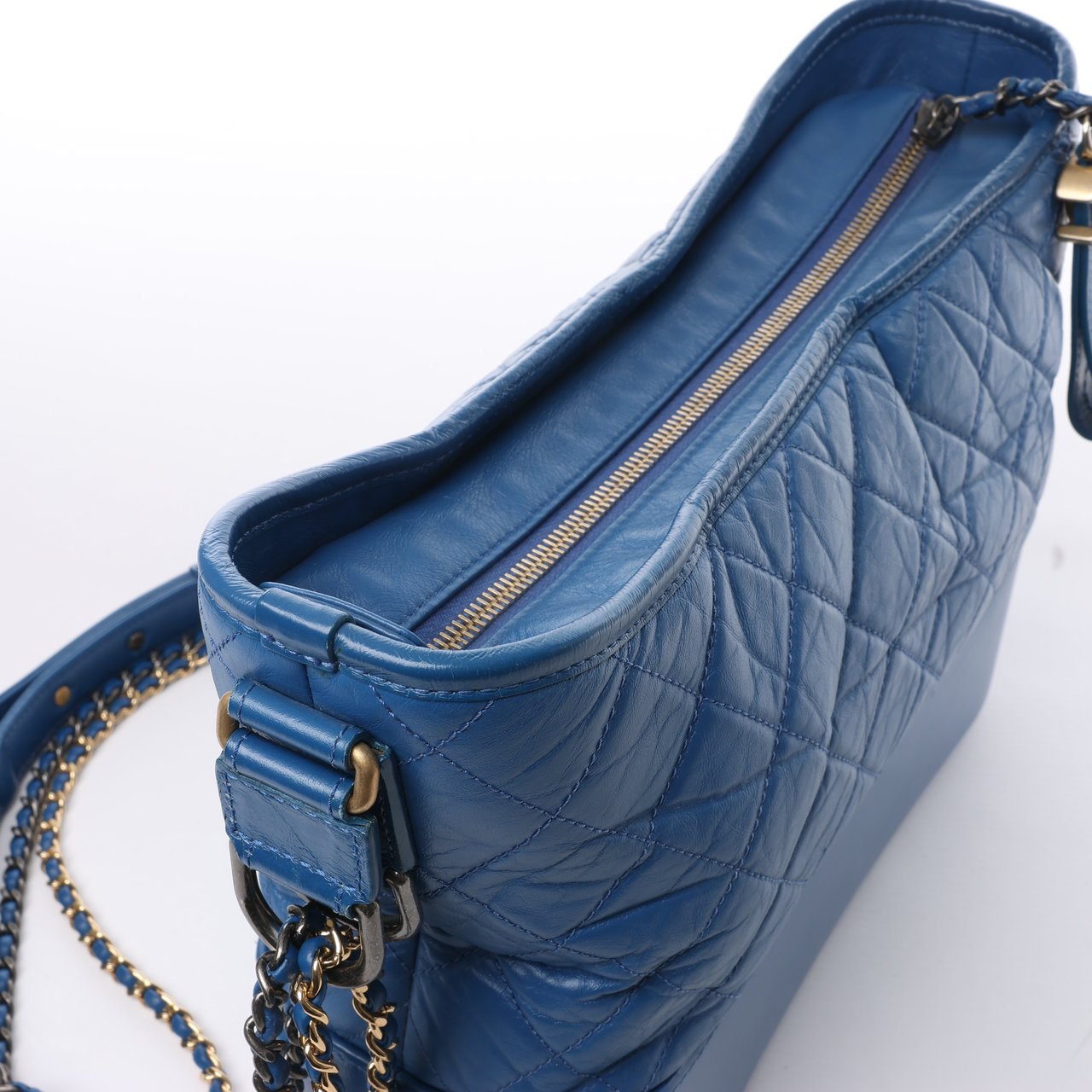 Chanel Chanel Gabrielle Doo Chanel Vintage calf Chain Shoulder Bag Blue Gold x Silver Metal Fittings 27113839 Blauw