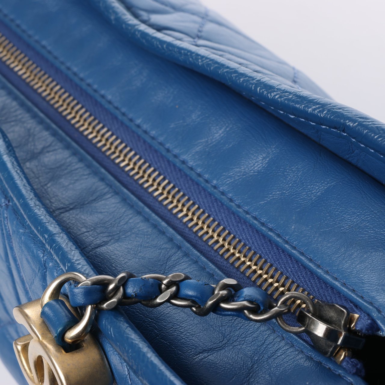 Chanel Chanel Gabrielle Doo Chanel Vintage calf Chain Shoulder Bag Blue Gold x Silver Metal Fittings 27113839 Blauw