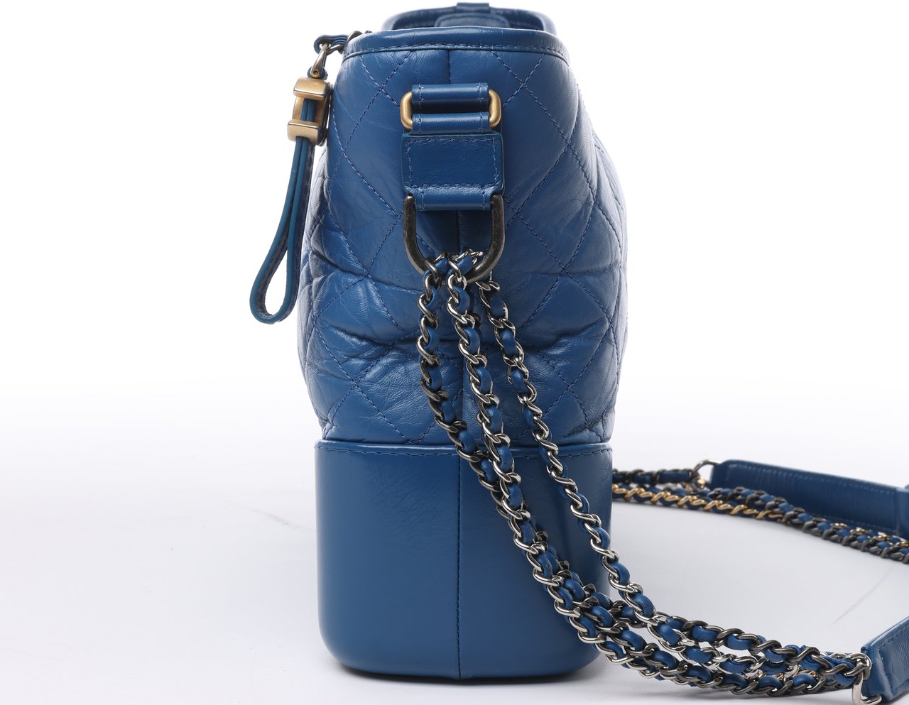 Chanel Chanel Gabrielle Doo Chanel Vintage calf Chain Shoulder Bag Blue Gold x Silver Metal Fittings 27113839 Blauw
