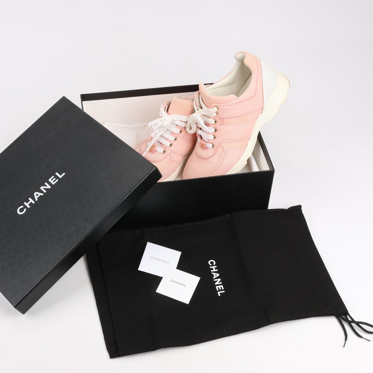 Chanel CHANEL Pink Canvas And White Leather CC Lace Up Sneakers, Size 38.5 EU Roze