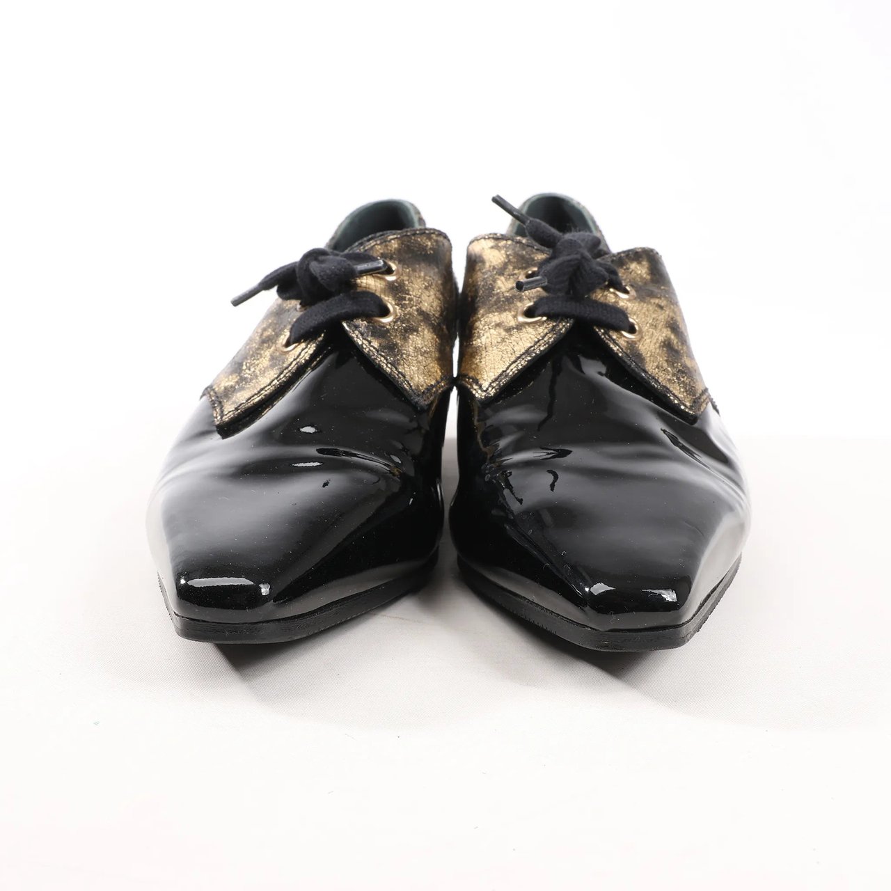 Chanel Chanel Coco Mark Patent Leather Loafers in Black x Gold G34275, Size 37 EU Zwart