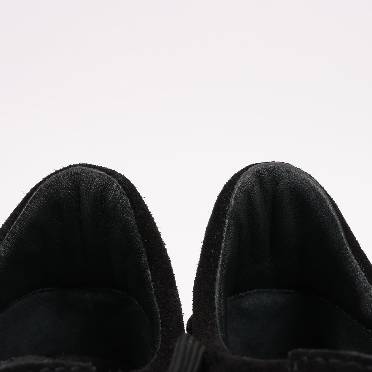 Chanel CHANEL Camelia Lace x Suede Sneakers in Black G34815, Size 37 Zwart