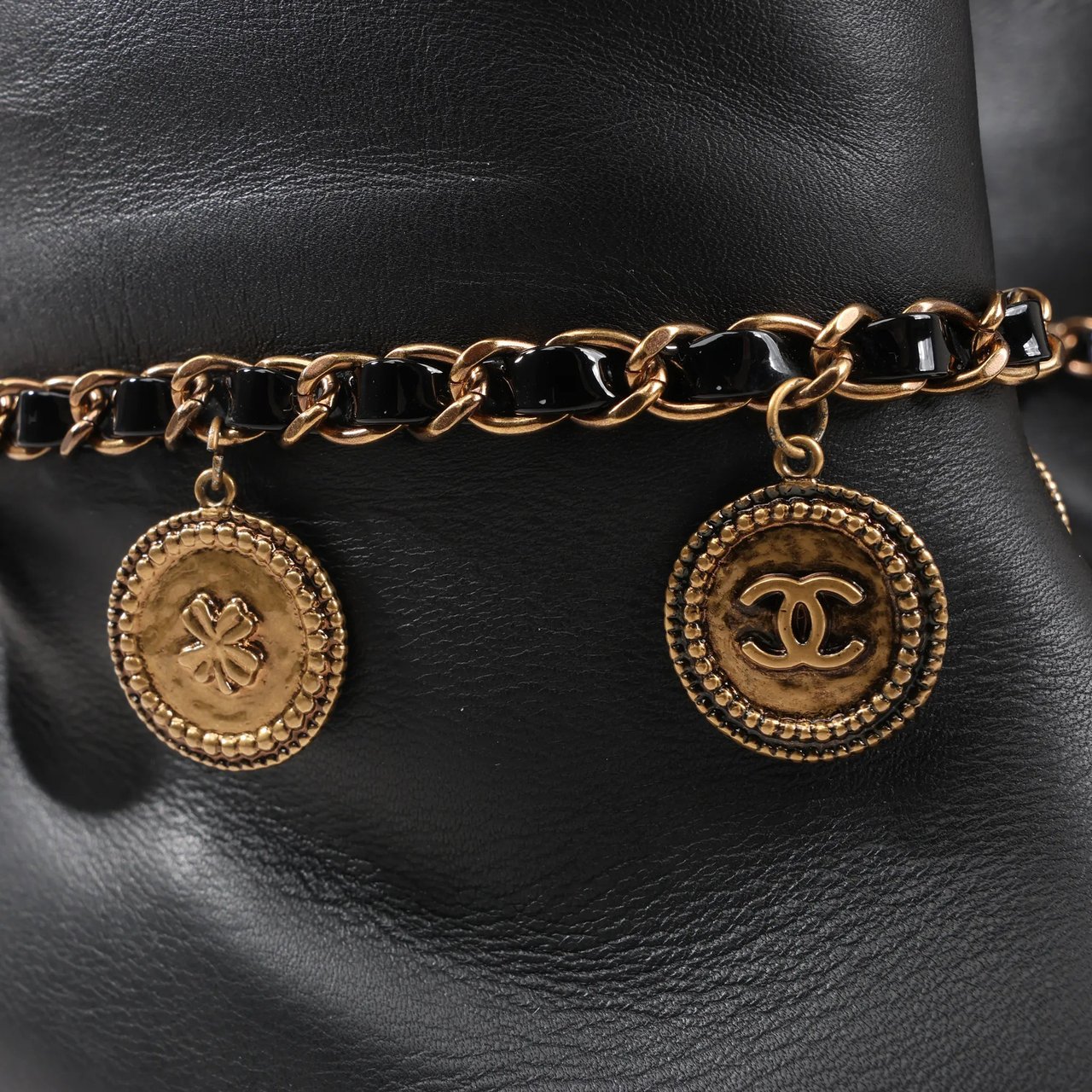 Chanel Chanel Coco Mark Camelia 17A Leather Ankle Boots in Black G32929, Size 36 EU Zwart