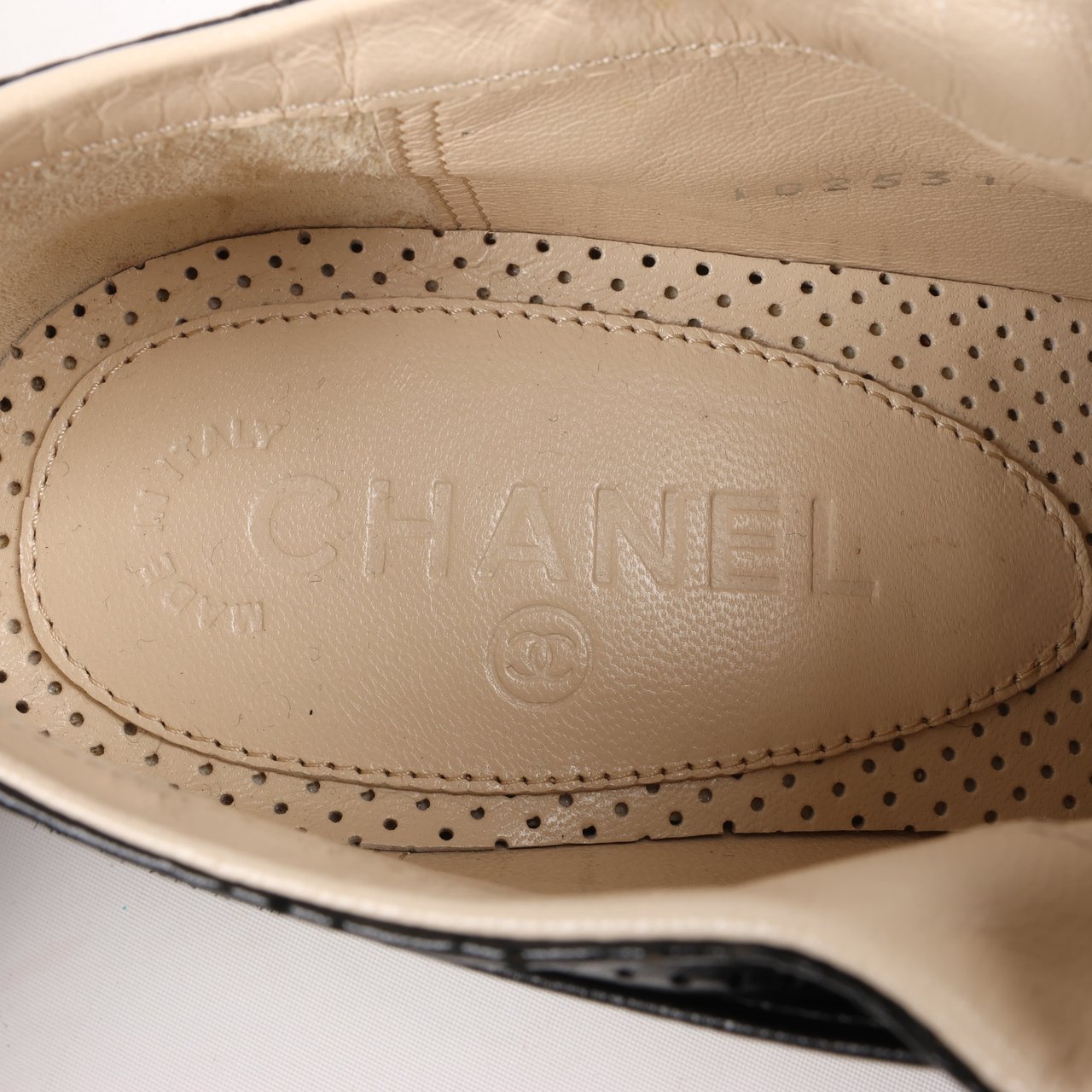 Chanel CHANEL Coco Mark 11P Suede x Leather Sneakers 37 in Black G25313 Zwart