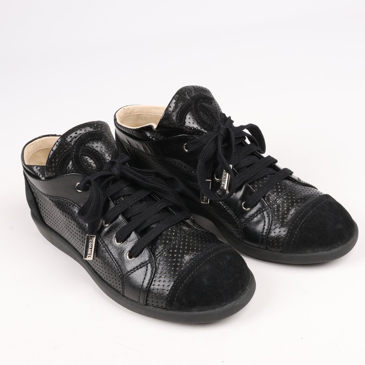 Chanel CHANEL Coco Mark 11P Suede x Leather Sneakers 37 in Black G25313 Zwart