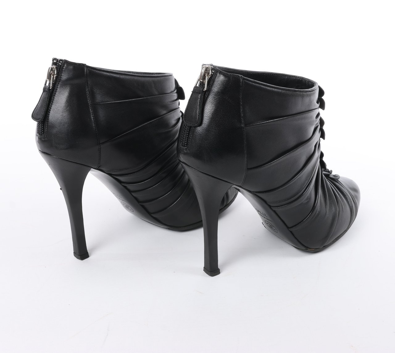 Chanel Chanel Coco Mark Camelia Leather Booties in Black G28629, Size 37.5 EU Zwart