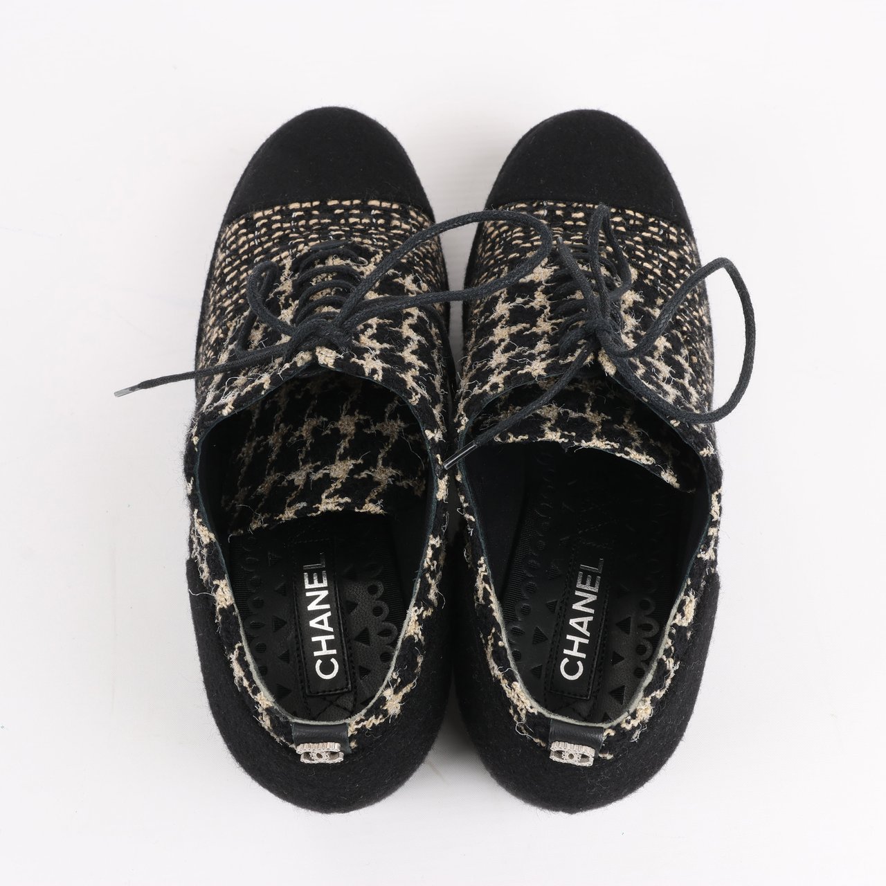 Chanel CHANEL Coco Tweed Felt Mark Leather x Fabric Boots G31378 in Black x Beige, Size 37 EU Zwart