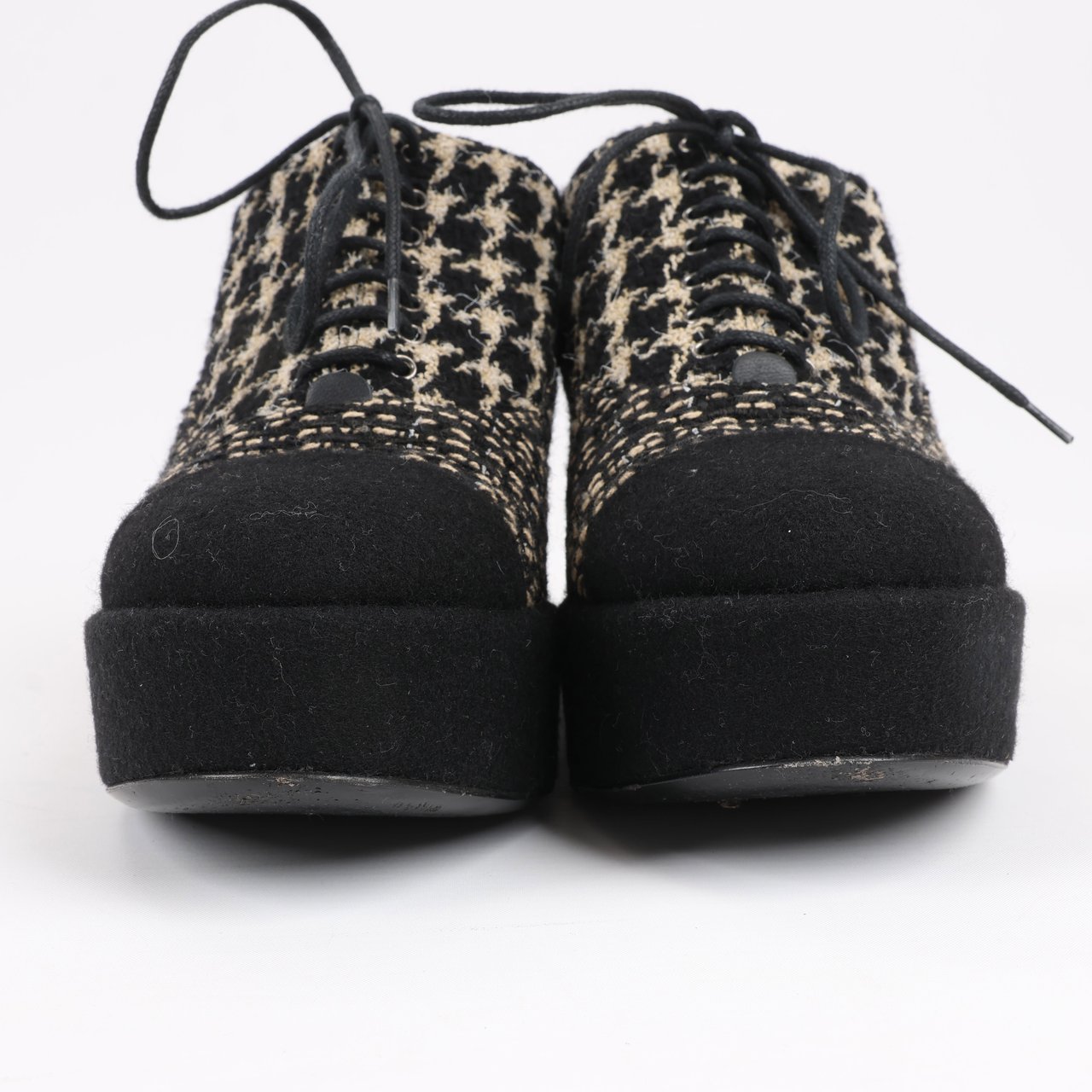 Chanel CHANEL Coco Tweed Felt Mark Leather x Fabric Boots G31378 in Black x Beige, Size 37 EU Zwart