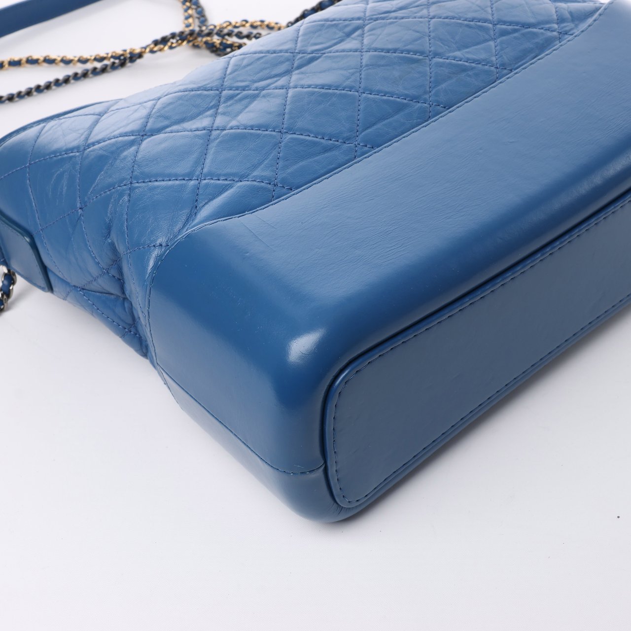 Chanel Chanel Gabrielle Doo Chanel Vintage calf Chain Shoulder Bag Blue Gold x Silver Metal Fittings 27113839 Blauw