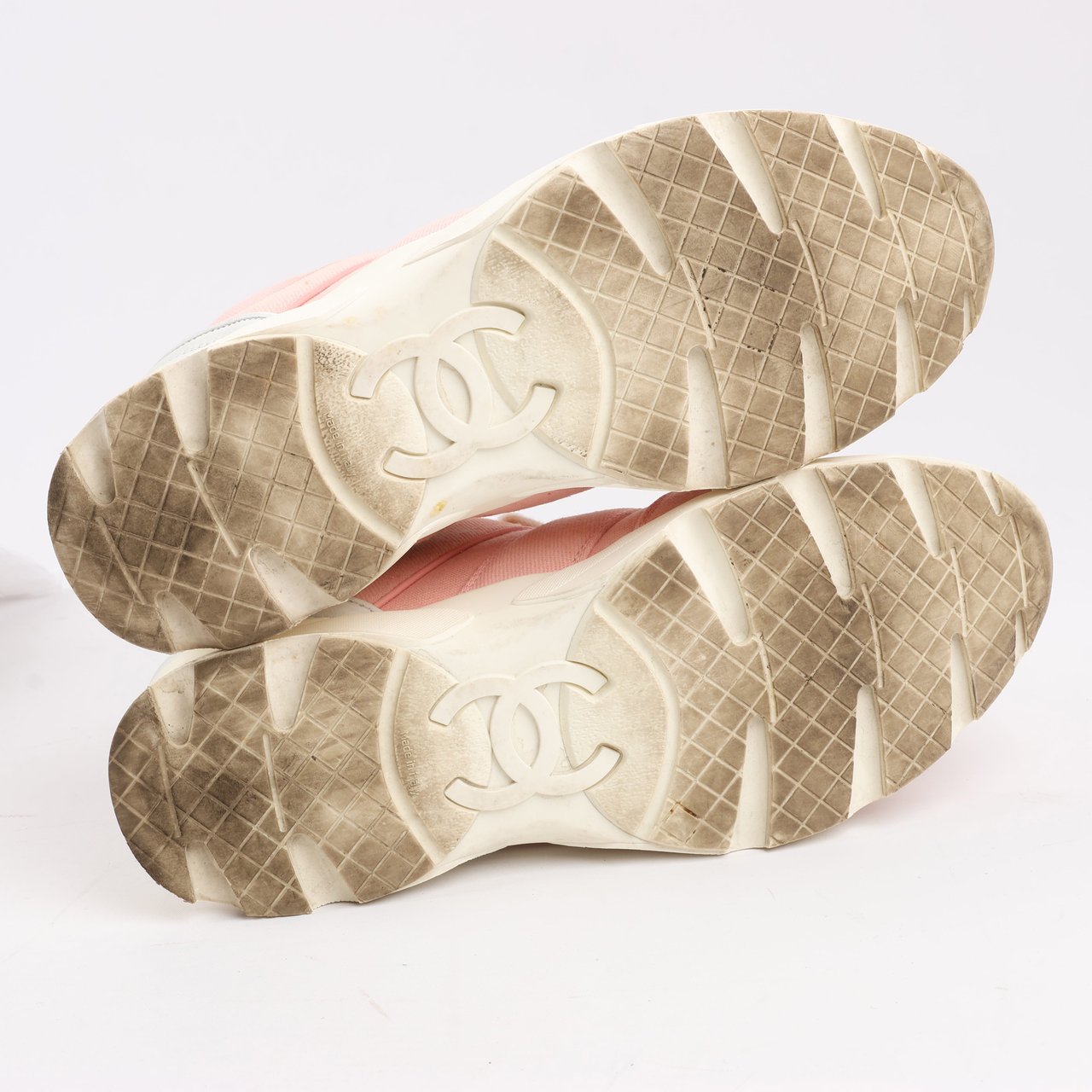 Chanel CHANEL Pink Canvas And White Leather CC Lace Up Sneakers, Size 38.5 EU Roze