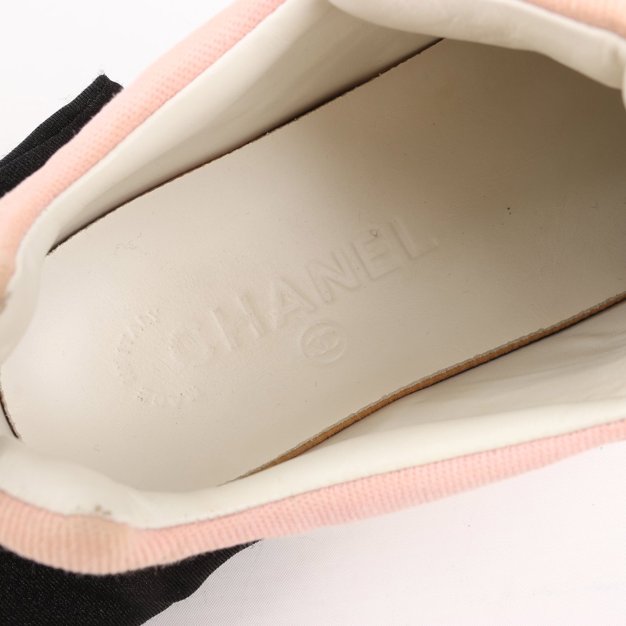 Chanel CHANEL Pink Canvas And White Leather CC Lace Up Sneakers, Size 38.5 EU Roze