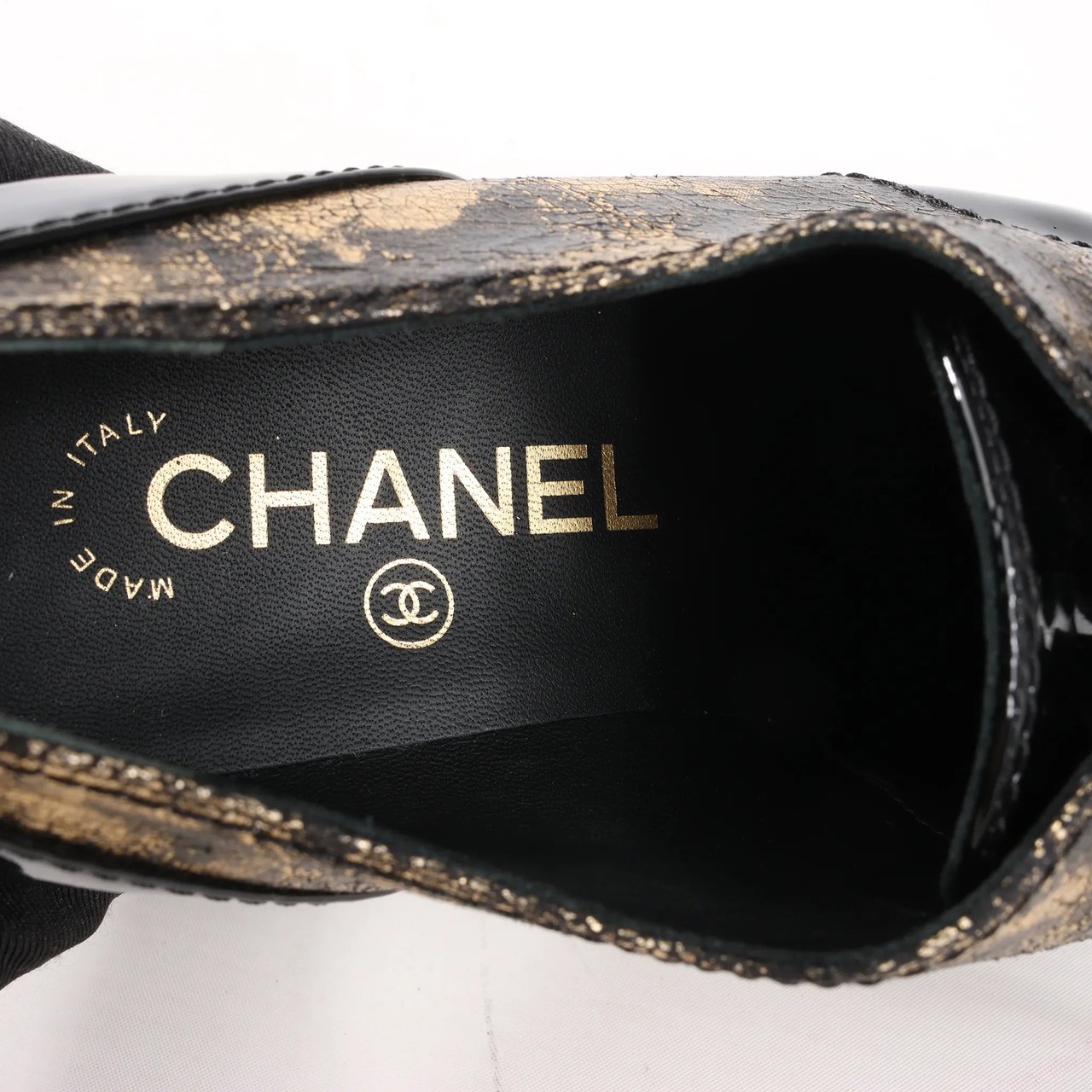 Chanel Chanel Coco Mark Patent Leather Loafers in Black x Gold G34275, Size 37 EU Zwart