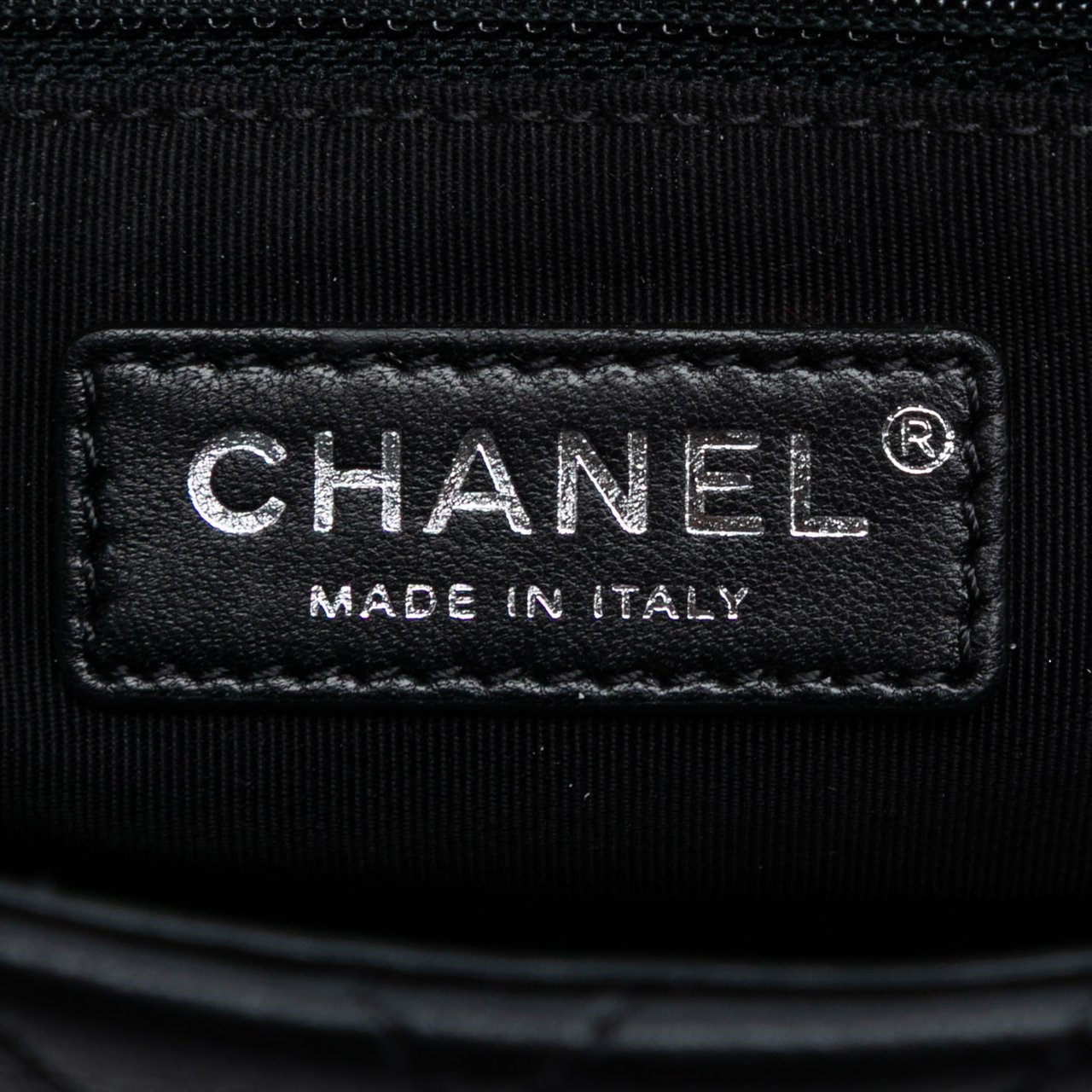 Chanel Small Chevron Calfskin Stud Wars Flap Zwart