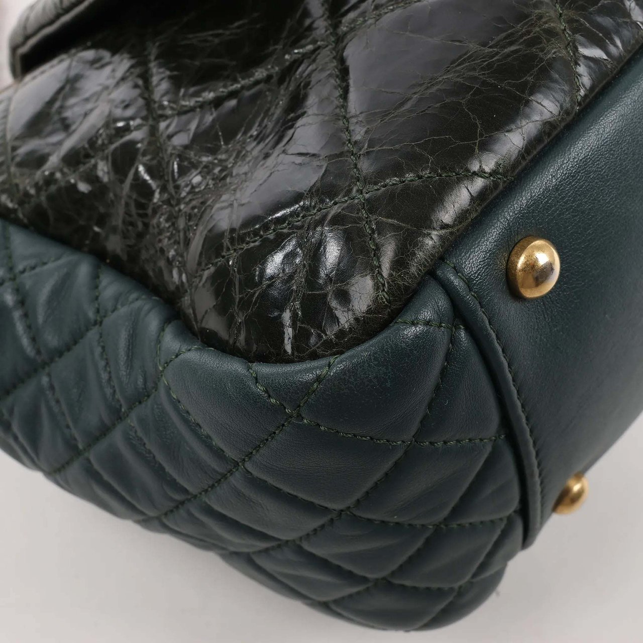 Chanel Chanel Reissue Accordion Quilted Leather Mix Shoulder Bag in Green Groen