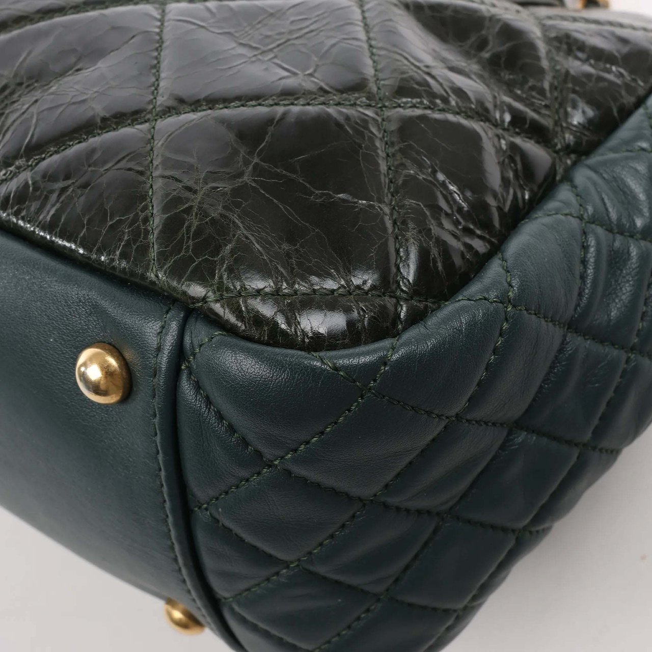 Chanel Chanel Reissue Accordion Quilted Leather Mix Shoulder Bag in Green Groen