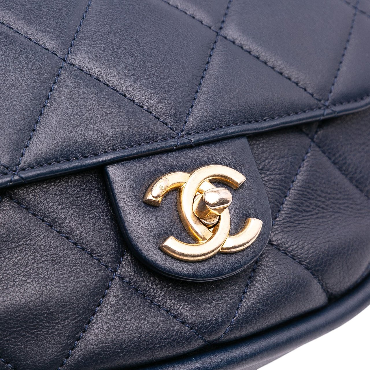 Chanel Mini CC Quilted Calfskin Round Moon Messenger Flap Blauw