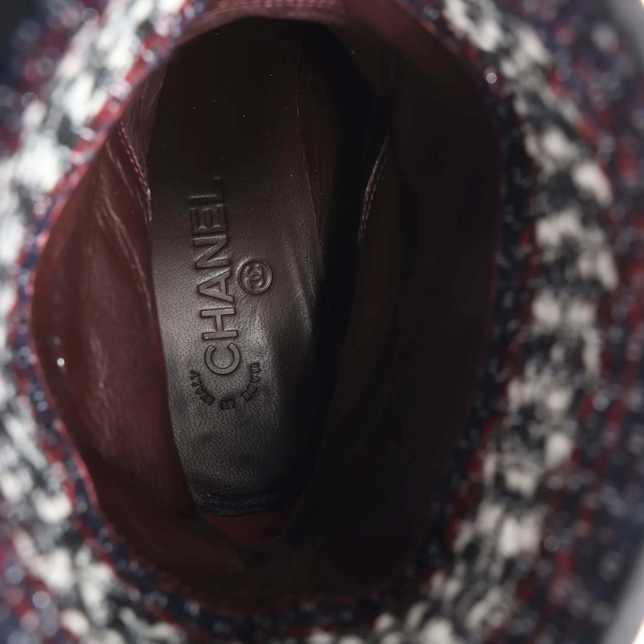 Chanel Chanel Coco Mark Cowhide Ankle Boots in Black G30120, Size 39C EU Zwart