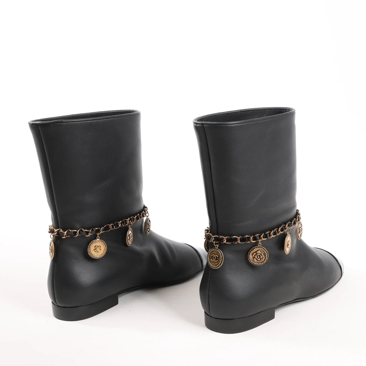 Chanel Chanel Coco Mark Camelia 17A Leather Ankle Boots in Black G32929, Size 36 EU Zwart