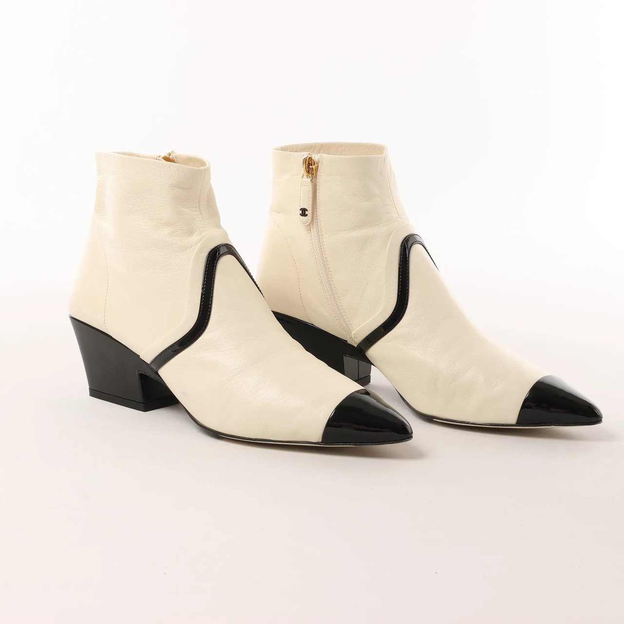 Chanel Chanel Coco Mark Leather & Patent Ankle Boots in Ivory x Black G38847, Size 37C EU Divers