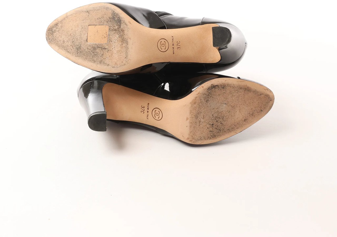 Chanel Chanel Coco Mark Patent Leather Ankle Boots in Black G31562, Size 37 C EU Zwart