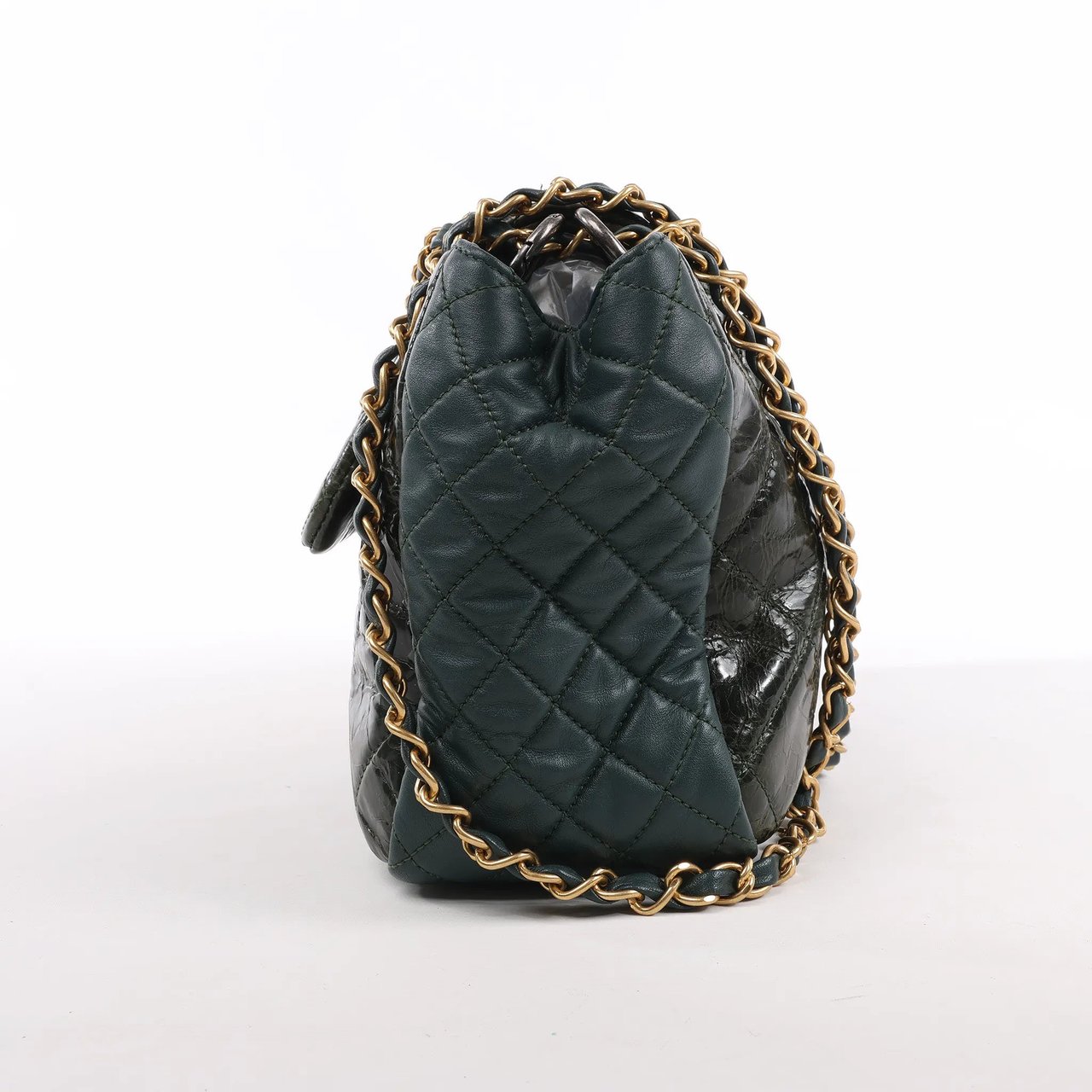 Chanel Reissue Accordion Quilted Leather Mix Shoulder Bag in Green Groen